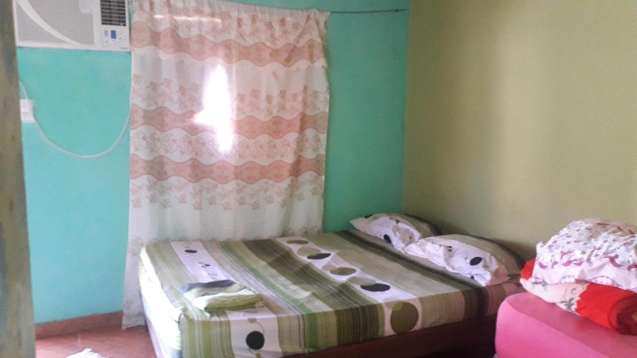 Alojamiento Picaflor Iguazu Hostel ปูแอร์โตอีกวาซู ภายนอก รูปภาพ