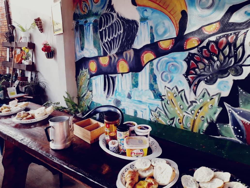 Alojamiento Picaflor Iguazu Hostel ปูแอร์โตอีกวาซู ภายนอก รูปภาพ